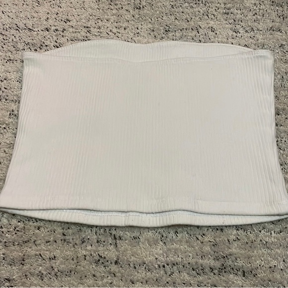 White Hollister tube top - Picture 2 of 4